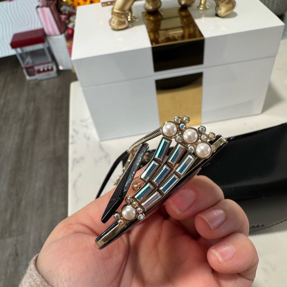 ONE DAY SALE✨

MARC JACOBS cat eye acetate sunglasses ✨ - Picture 9 of 16